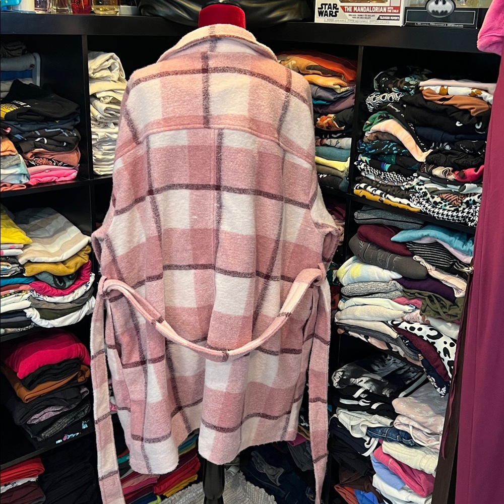 #22. Pink plaid jacket. 3x - Picture 6 of 14